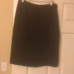 Kasper lined black skirt